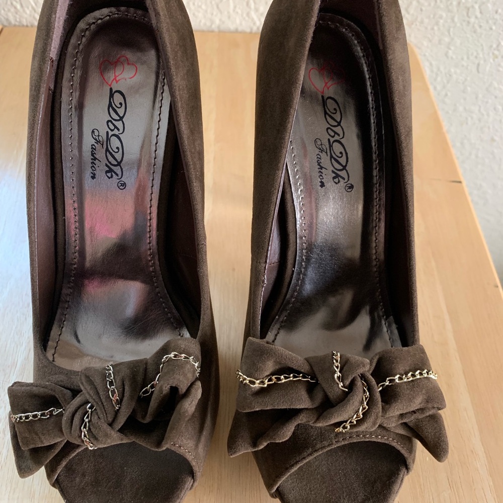 Heels - Picture 2 of 6